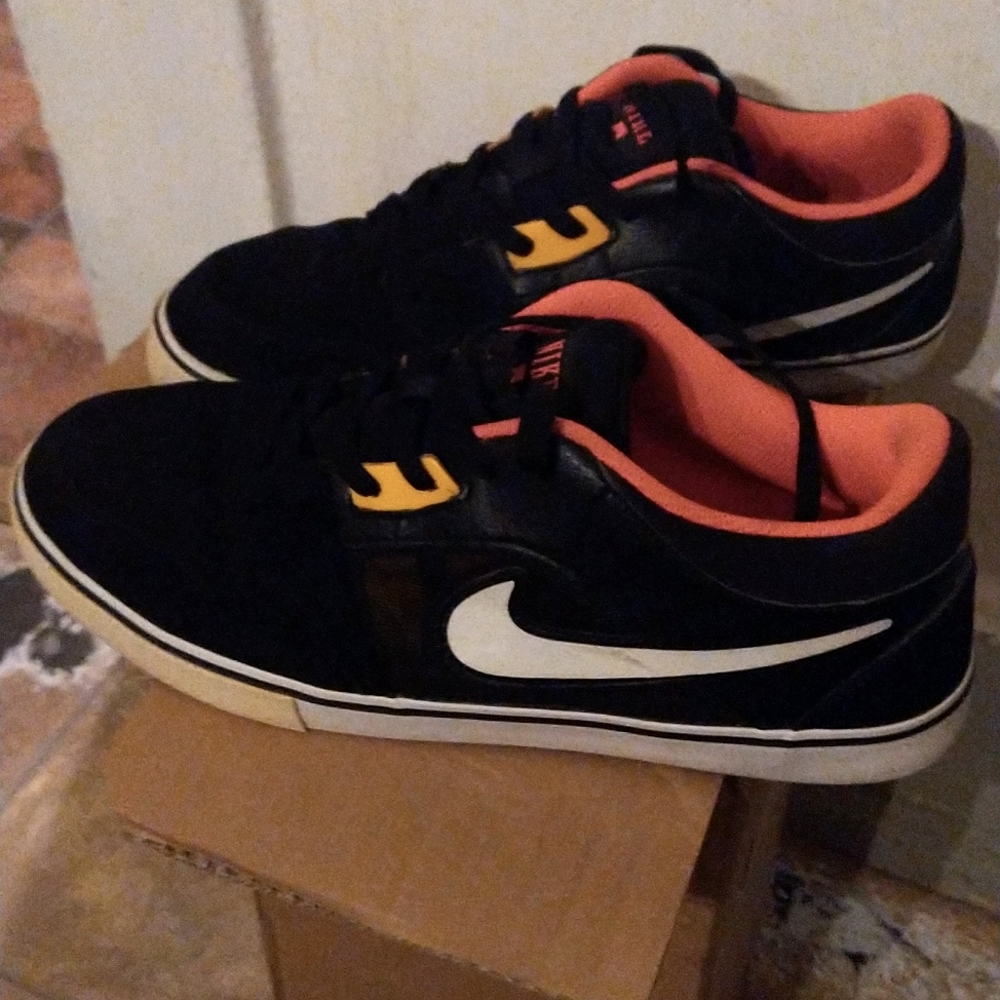 Nike low cut